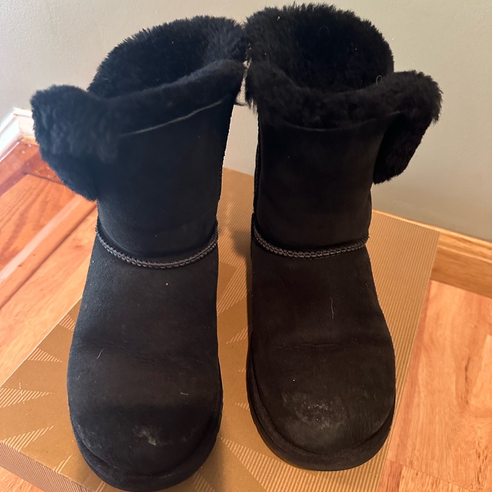 UGG Bailey Button - Picture 12 of 12